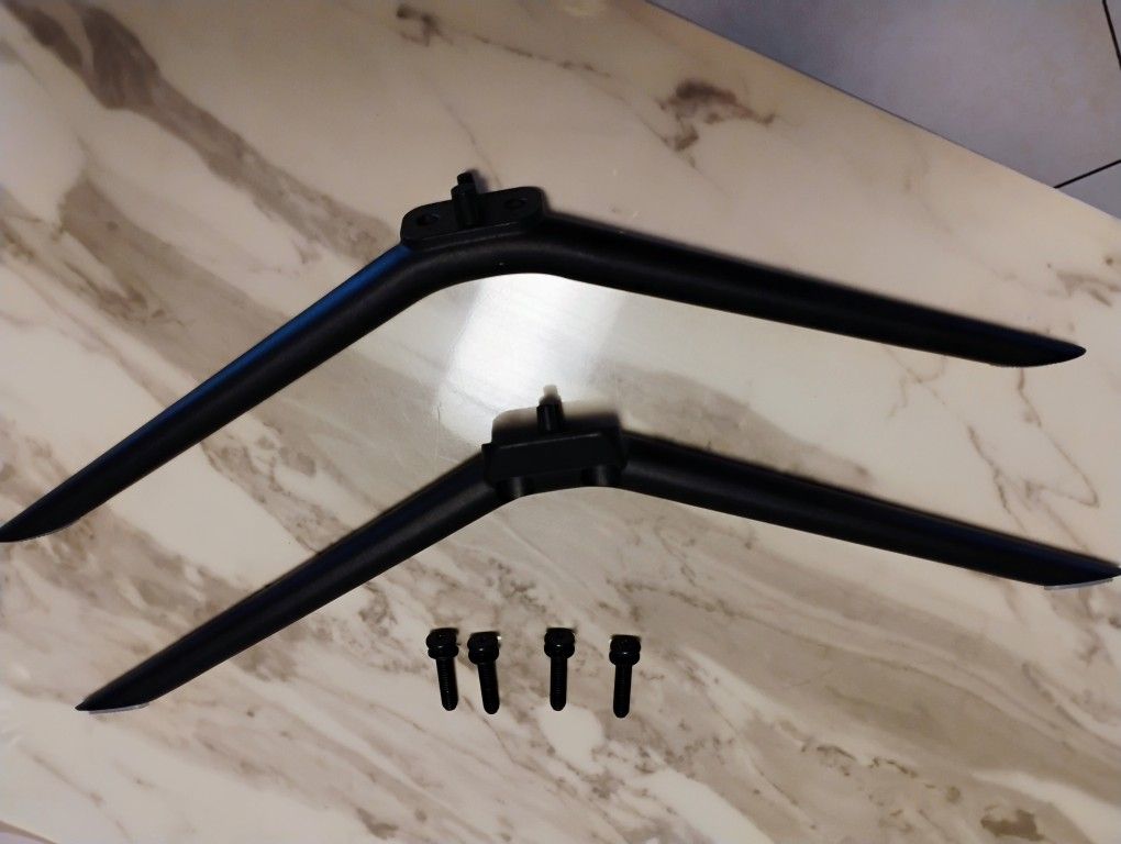 NEW INSIGNIA 68-7M1900-1A0H TV STANDS