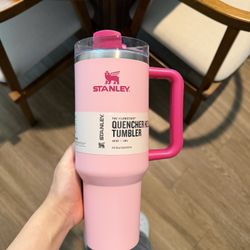 STANLEY Quencher H2.0 Tumbler with Handle and Straw 40 oz | Flowstate 3-Position Lid | Cup Holder Compatible for Travel | Insulated Stainless Steel Cu