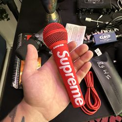 Supreme Microphone