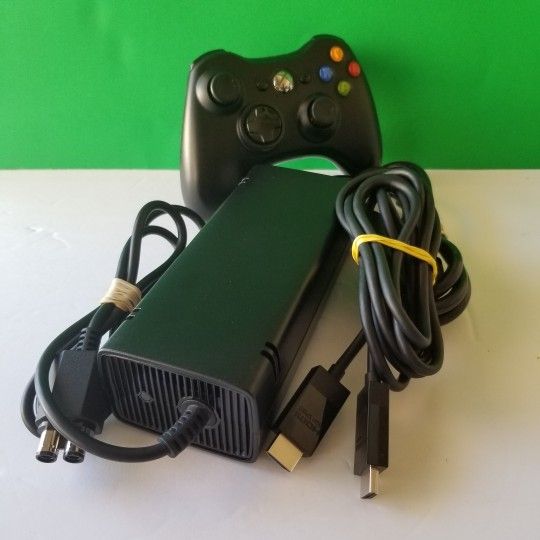 Xbox 360 Slim Accesories Like New All Working Great,Check Prices Please