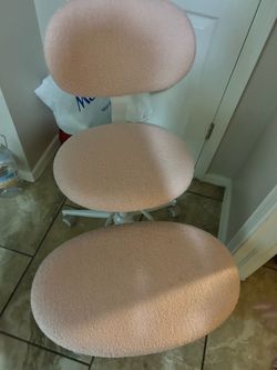 Cross legg computer chair