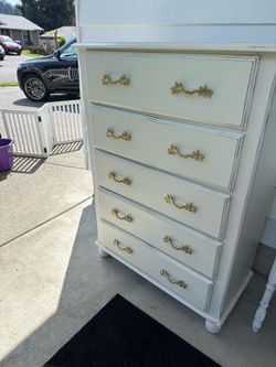 Dresser white 6 drawer