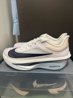 Nike Men’s Zoom Fly 6 Size 9.5