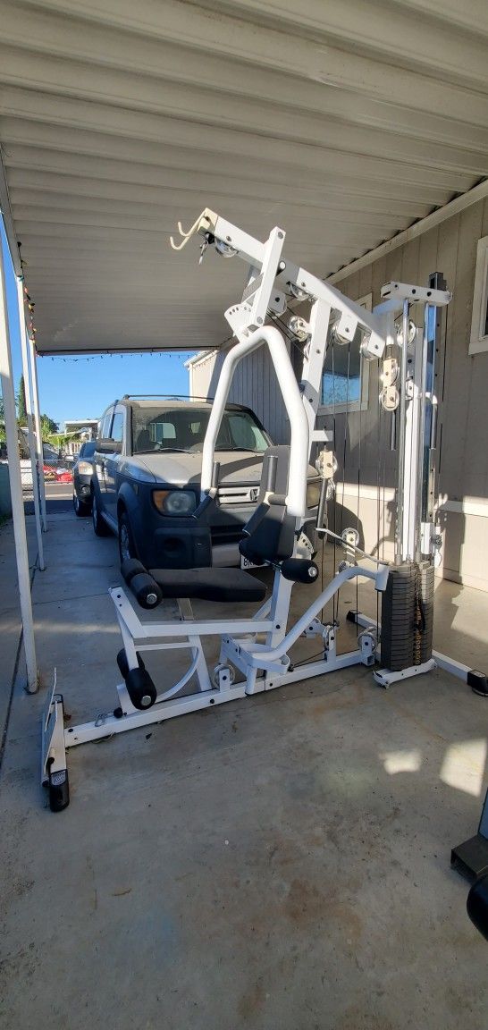 Selling a complete home gym IVANKO 5500 personal trainer
Excellent condition and always stored indoors, everything works great