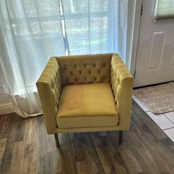 CINDY CRAWFORD AND  NADEAU FURNITURE AND PIER ONE