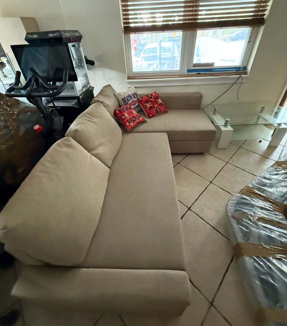 Free Indoor Furniture (Couches, tables, chairs)