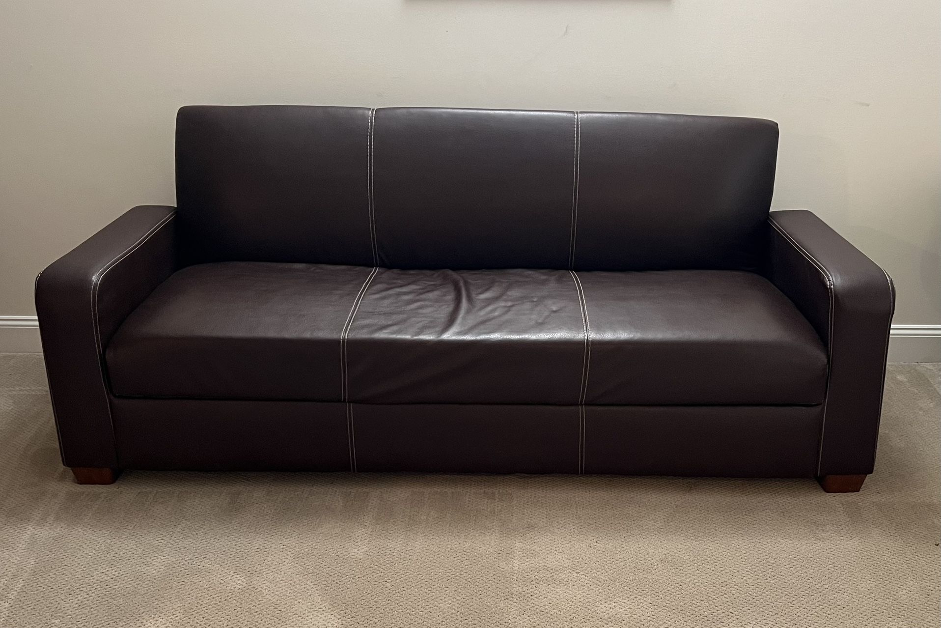 Brown Leather Futon Couch – Stylish & Comfortable!