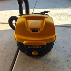 DeWalt vacuum