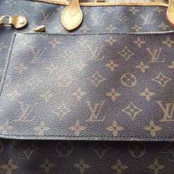 AUTHENTIC LOUIS VUITTON 