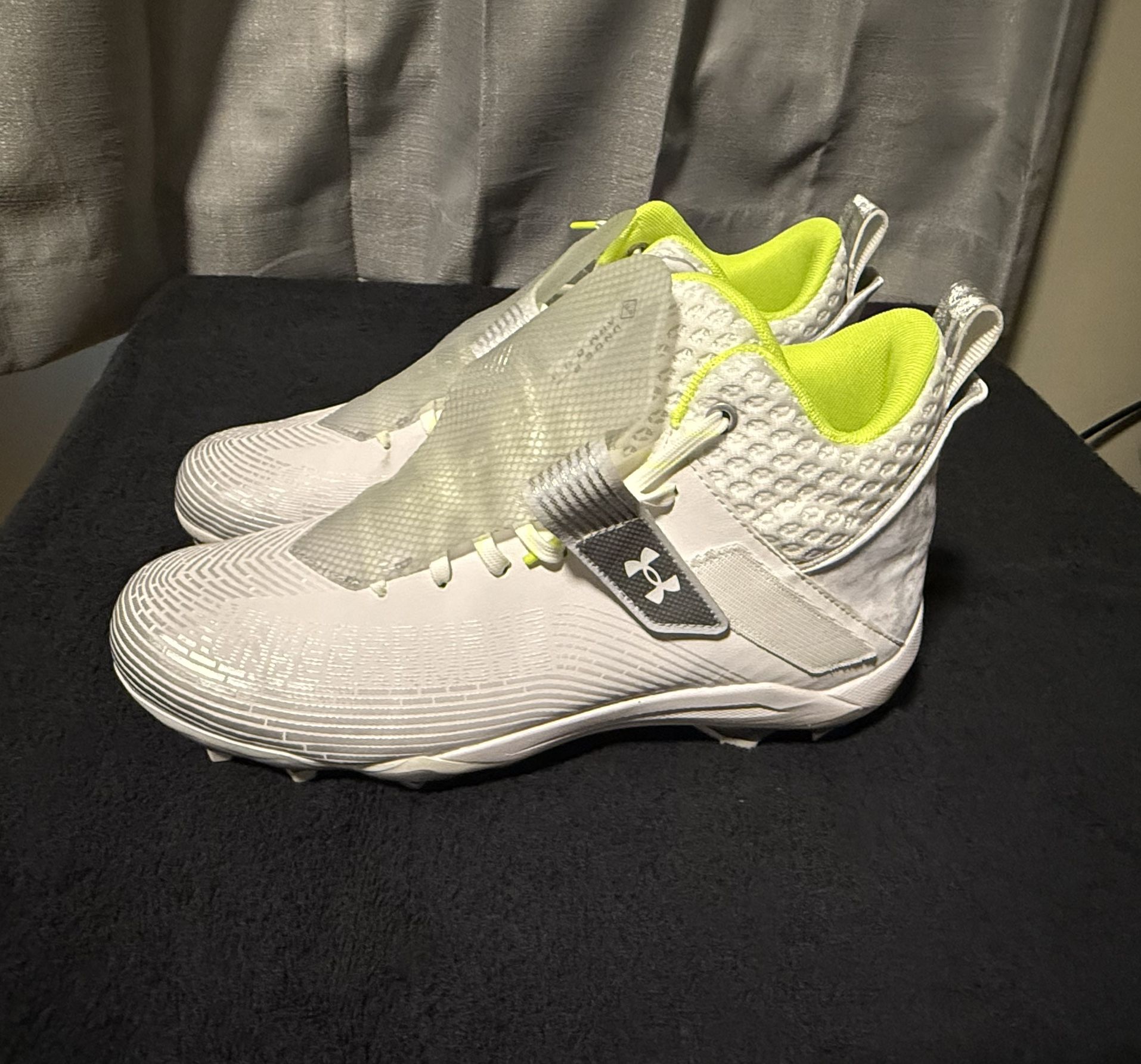 Men’s Under Armour Highlight Hammer MC Football Cleats