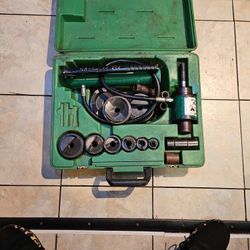Greenlee Hydraulic Knock Out Kit. 1/2"-4". Model 7646