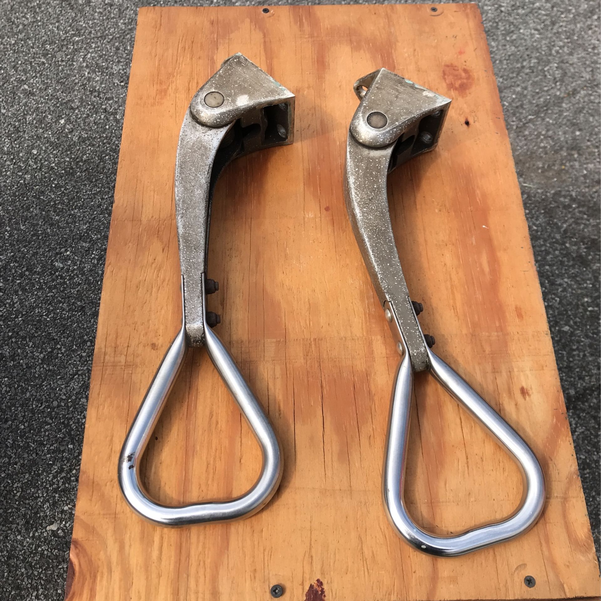 Subway Strap Hangers