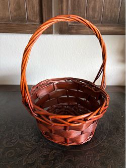 Dark Brown Basket w/Handle
