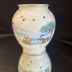 RETIRED LENOX 7” POOH VASE