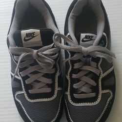 Nike Free Waffle Black/ grey/blue  Sneakers 443912-008 Womens Size 6.