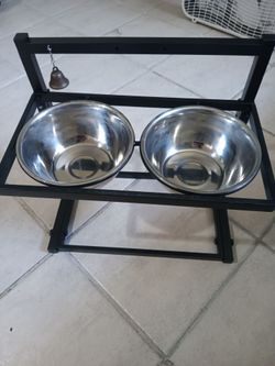 Pet metal elevated dog feeder