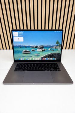 Apple Macbook Pro i9 32GB RAM 512GB SSD SPACE GREY TOUCH BAR $0 DOWN FINANCING
