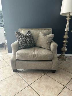 3 Piece Living Room Set (couches)