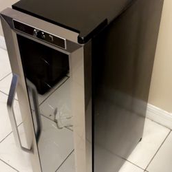 12 Bottle Wine Cooler