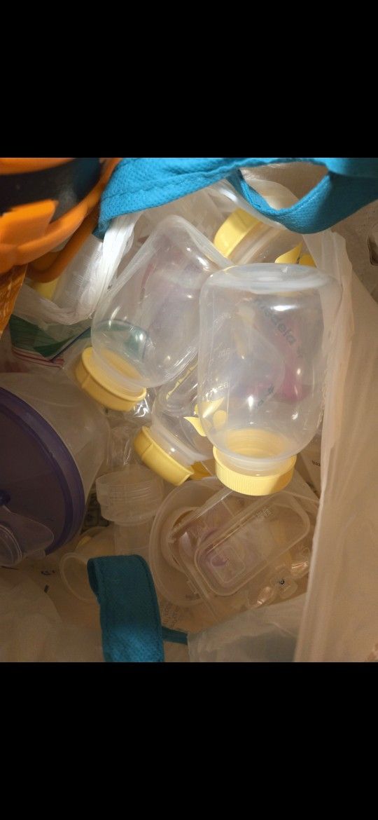 Medela Bottles /accessories