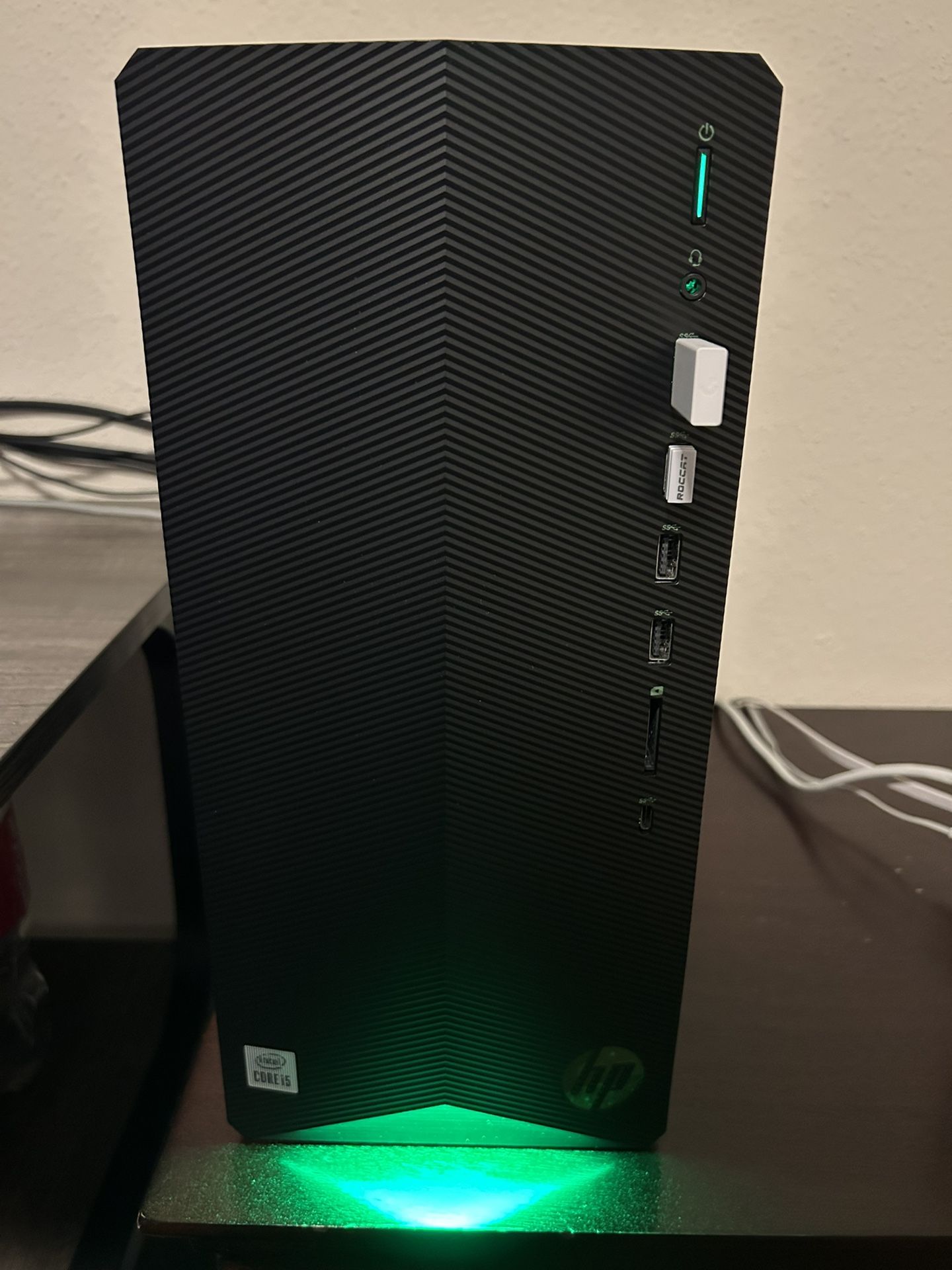HP Pavilion Gaming Desktop RTX 3060, i5 10400F (Like New)