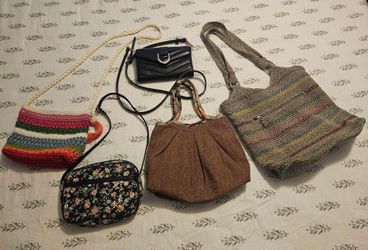Purse lot sold as a set
