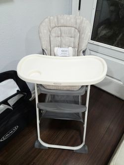 NEW!!! Graco Slim Snacker Highchair, High Chair.