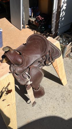 Western.  Vtg. Child”s Saddle