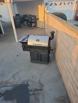 Z Grills Smoker