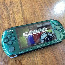PSP 3001 Metal Gear Edition Green