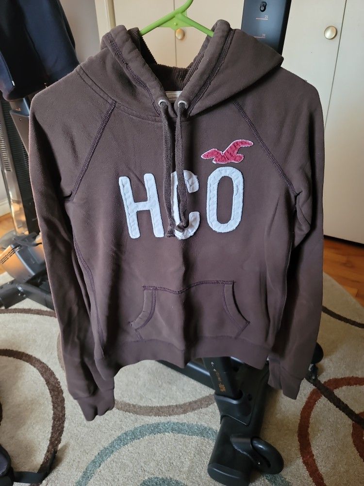 Hollister Hoodie- Medium