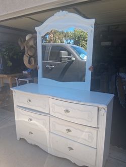Dresser