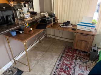 FREE: L shaped Desk
