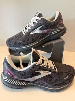 Brooks Adrenaline GTS 23 pre owned women’s size 9 us