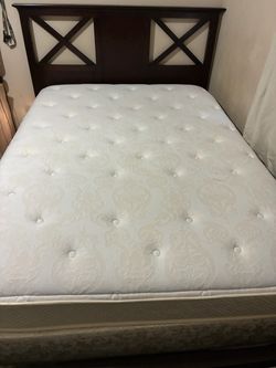 Full size bed