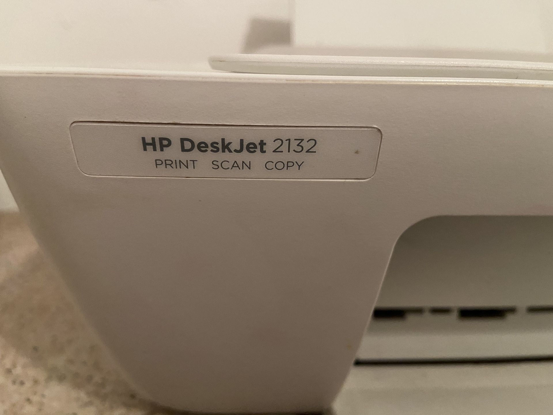 HP DeskJet 2132: Print, Copy, Scan