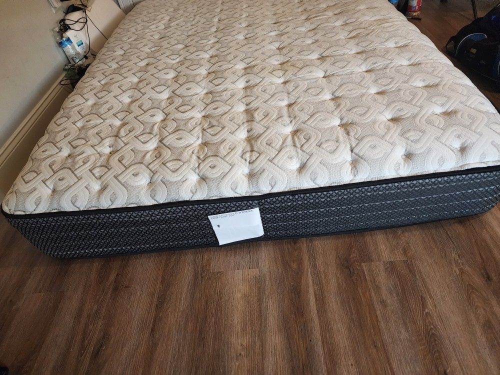 Sealy Posturepedic Mattress Queen Firm