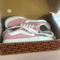 Size 6 Vans knu School 