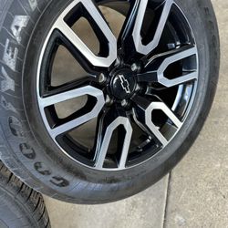 20s AT4 CHEVY GMC RIMS TIRES 