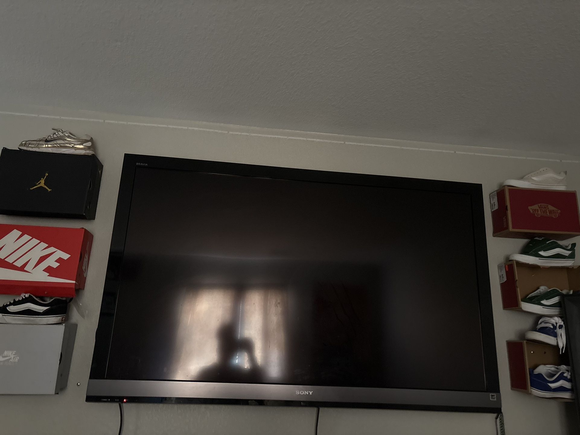 Great Deal – 3 Flat Screen TVs for $150