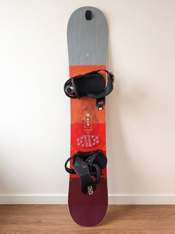 Arbor Cadence Women's Snowboard 143cm + Burton Bindings – Barely Used!