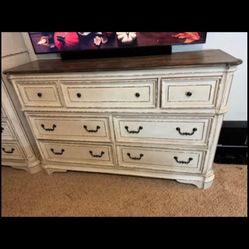 Dresser Set 