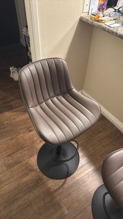 Barstools with adjustable height