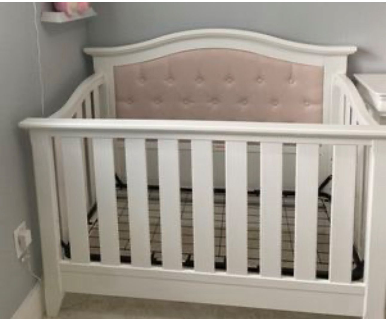 Baby Crib with Mattress included