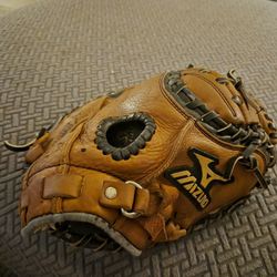 MIZUNO Right handed catcher's glove