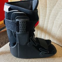 Walking Boot , Size medium $20