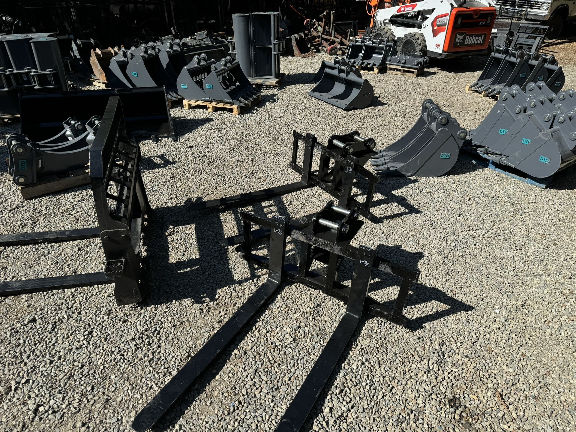 Caterpillar Mini Excavator Style Buckets & Attachments