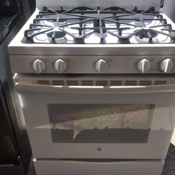 GE Gas Stove W/ 5 Burners 