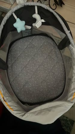 Traveling bassinet Traveling bassinet