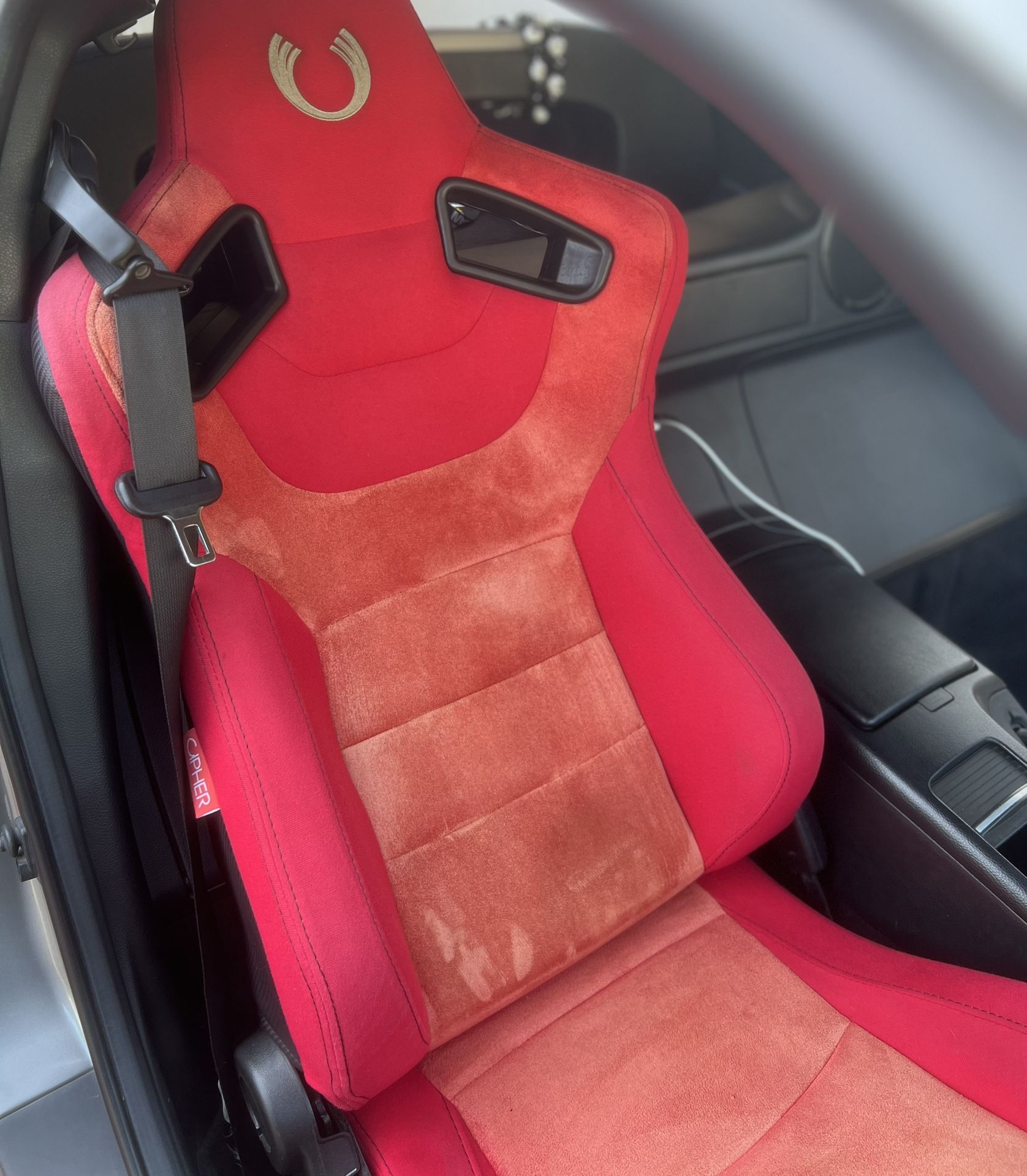 Cipher Auto AR-9 Revo suede Racing seats